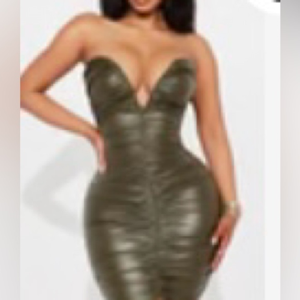 Elegant Olive Strapless Dress